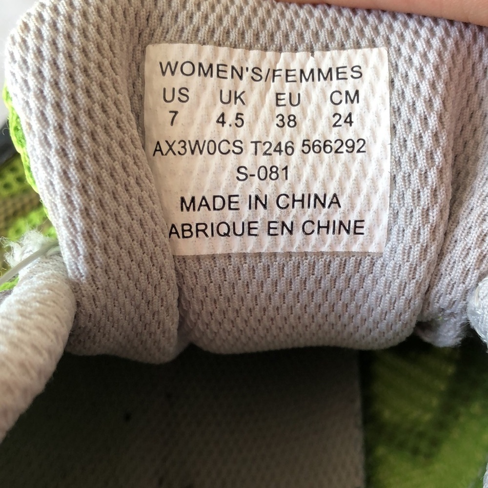 The north face women’s boa technology shoes white adjustable strap. - Picture 7 of 15